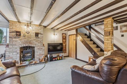 Hatch Cottage Back Street, Gawcott, Buckingham, MK18 4HN