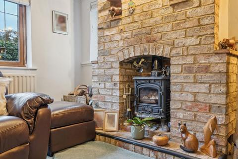 Hatch Cottage Back Street, Gawcott, Buckingham, MK18 4HN