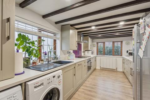 Hatch Cottage Back Street, Gawcott, Buckingham, MK18 4HN