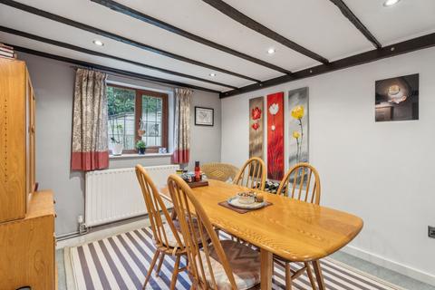 Hatch Cottage Back Street, Gawcott, Buckingham, MK18 4HN