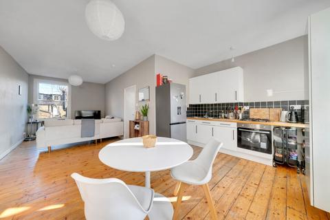 2 bedroom flat for sale, Rita Road, London SW8