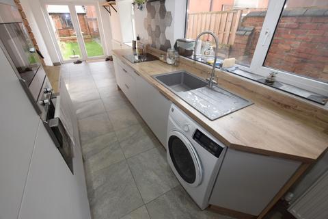 2 bedroom terraced house to rent, Purser Road, Northampton NN1