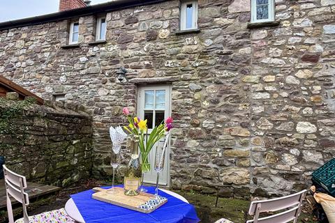 1 bedroom cottage for sale, Llangattock, Crickhowell, Powys.