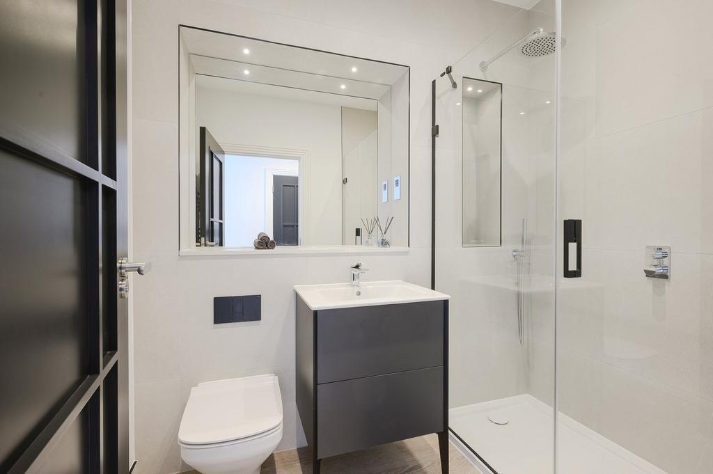 Bedroom 2 En-Suite