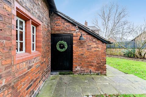 4 bedroom barn conversion for sale, Moss Lane, Warburton, Lymm