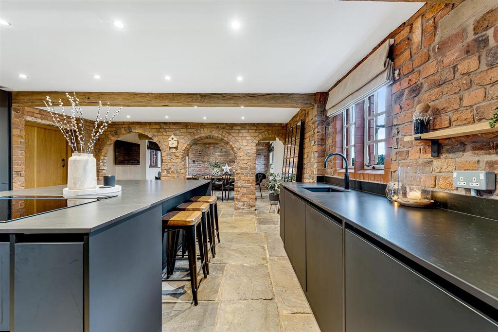Dining kitchen