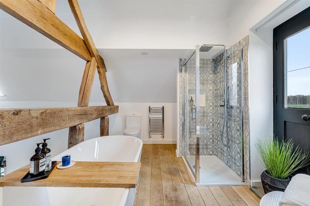 Mezzanine En Suite
