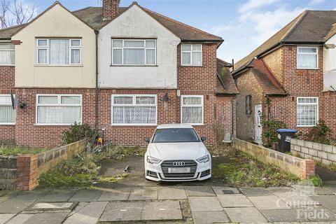 2 bedroom flat for sale, Hertford Road, EN3 - Ground-Floor wIth Garden and Parking - 900 Years