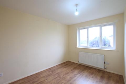 3 bedroom terraced house to rent, Makepeace Road, Northolt UB5