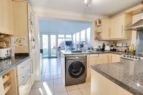 104 Crown Close, Sheering, Bishop's Stortford, CM22 7NE