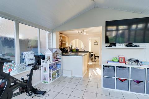 104 Crown Close, Sheering, Bishop's Stortford, CM22 7NE