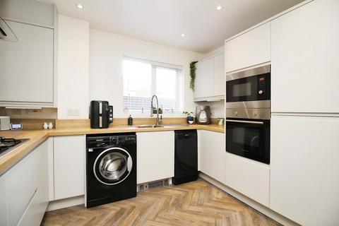 3 bedroom semi-detached house for sale, Moorland Road, Syston, LE7