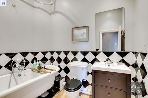 Flat C, 41 Kenninghall Road, London, E5 8BS