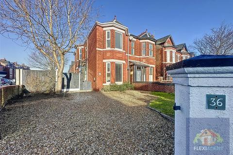 3 bedroom semi-detached house for sale, Chestnut Street, Southport PR8