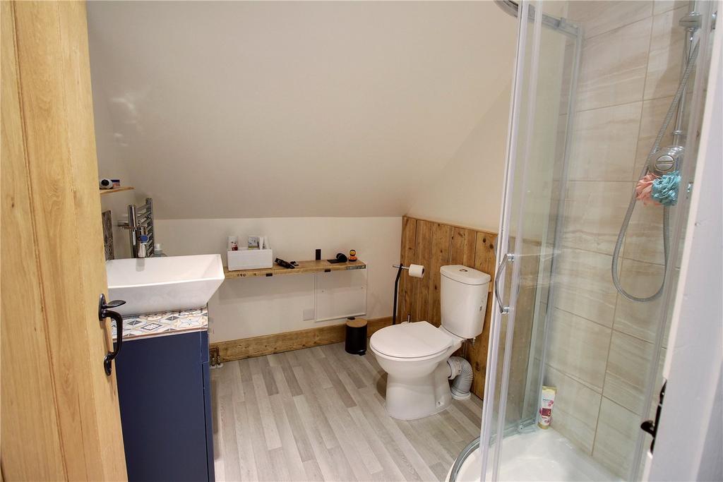 Studio Shower Room