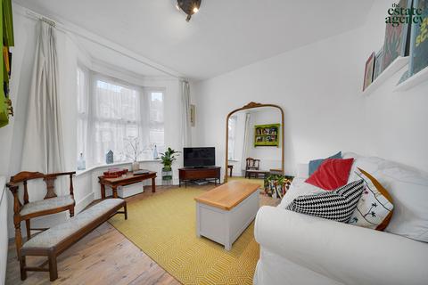 1 bedroom apartment for sale, Borwick Avenue, Walthamstow, E17