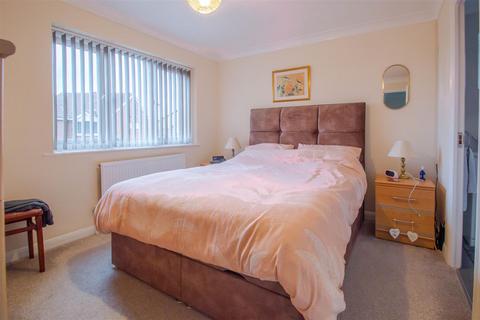 4 bedroom link detached house for sale, Lophams Close, Haverhill CB9