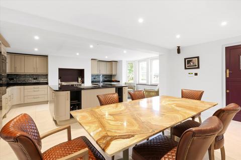 5 bedroom semi-detached house for sale, Hewlett Road, Cheltenham, Gloucestershire, GL52