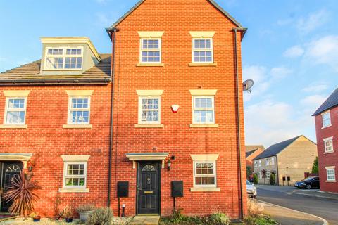 2 bedroom townhouse for sale, Hazelmount Way, Castleford WF10