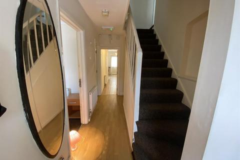 6 bedroom semi-detached house to rent, Harborne Lane, Harborne, Birmingham, B17 0NU