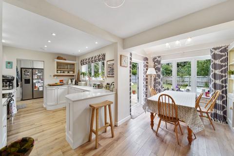 8 Cambridge Road, Waterbeach, Cambridge, CB25 9NJ