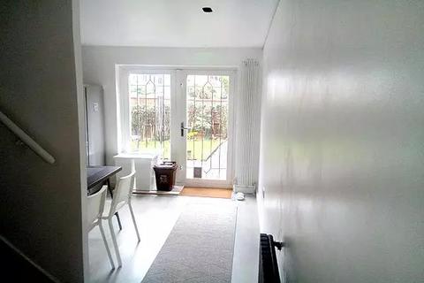 undefined, Tranton Road, London SE16