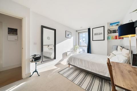 1 bedroom flat for sale, Poplar High Street, Wharfside Point North, E14