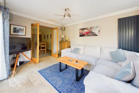 72 Berryfields, Brundall, Norwich, NR13 5QQ