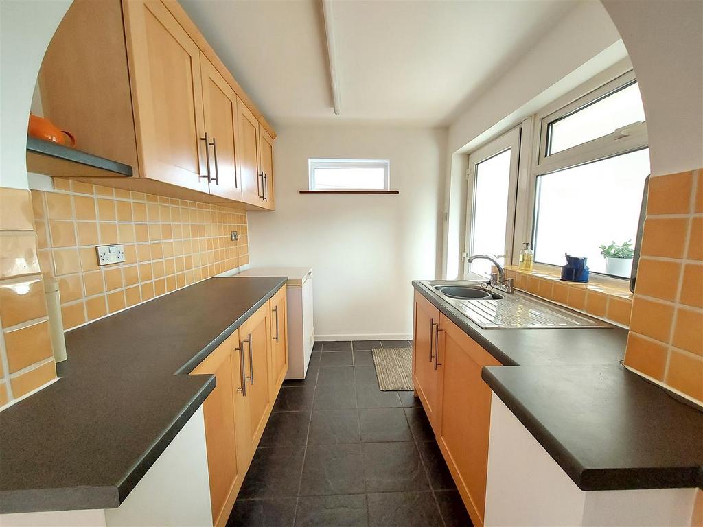 Further Kitchen Area
