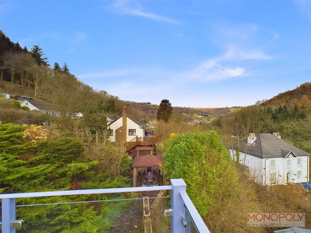 CAM01943 G0-PR0376-STILL063.jpg