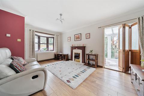 37 Brickham Road, Devizes, SN10 2SR