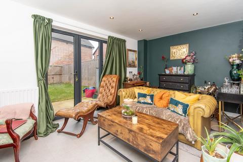 2 bedroom end of terrace house for sale, Woodyard Avenue, Chesterfield S41