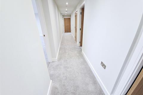 3 bedroom penthouse for sale, The Broadway, Leigh on sea, Leigh on sea,