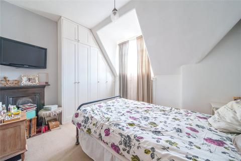 16 Ludlow Road, London, W5 1NY