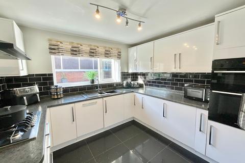 27 Deansberry Close, Stoke-on-trent, ST4 8JH