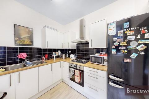 4 bedroom terraced house for sale, Oak Avenue, London N8