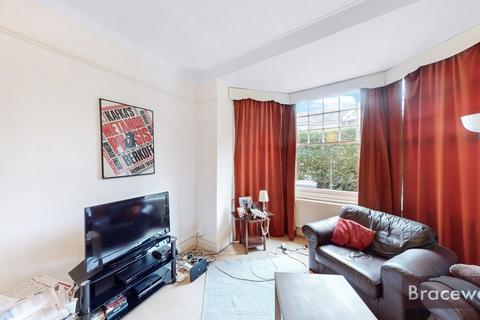 7 Oak Avenue, London, N8 8LJ