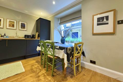 2 bedroom flat for sale, Daniel Street, Bath