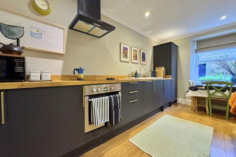 2 bedroom flat for sale, Daniel Street, Bath