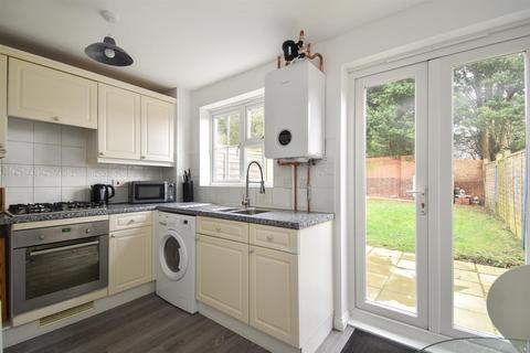 2 bedroom terraced house for sale, Cookson Gardens, Hastings