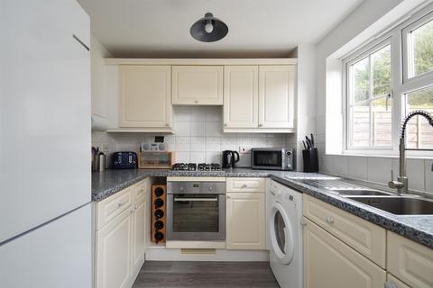 2 bedroom terraced house for sale, Cookson Gardens, Hastings