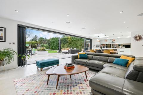 12 Burgh Mount, Banstead, SM7 1ER