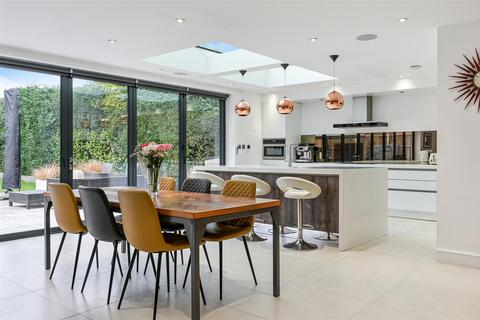 12 Burgh Mount, Banstead, SM7 1ER
