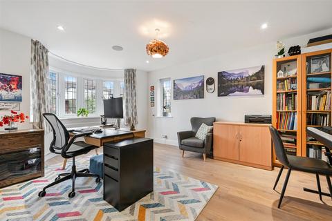 12 Burgh Mount, Banstead, SM7 1ER