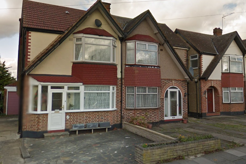 3 bedroom semi-detached house to rent, Hiliary Gardens, Stanmore HA7