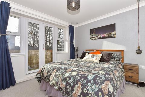 2 bedroom apartment for sale, Tonbridge Road, Maidstone, Kent