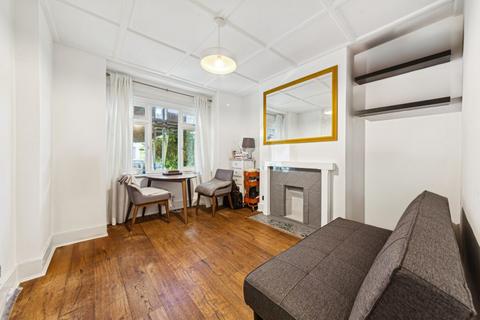 1 bedroom ground floor flat to rent, Trundley's Road, London SE8