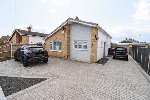 3 bedroom detached bungalow for sale, Ashwood Close, Hayling Island