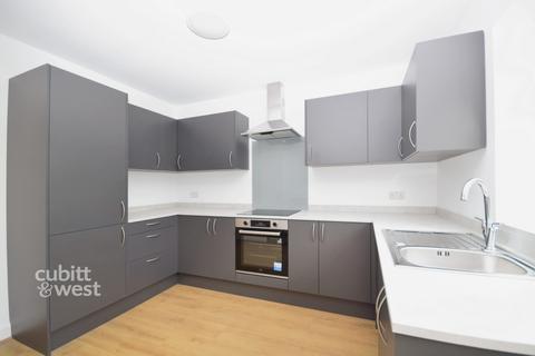 4 bedroom detached house to rent, Fairway Close Croydon CR0