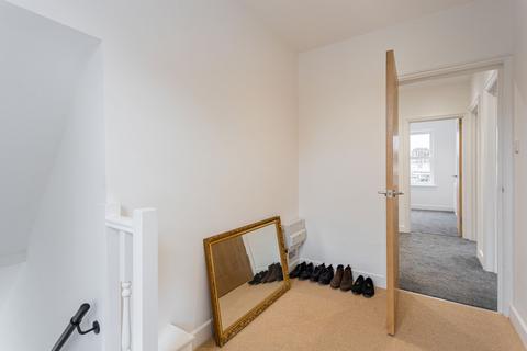 94a Brighton Road, Horley, RH6 7JQ